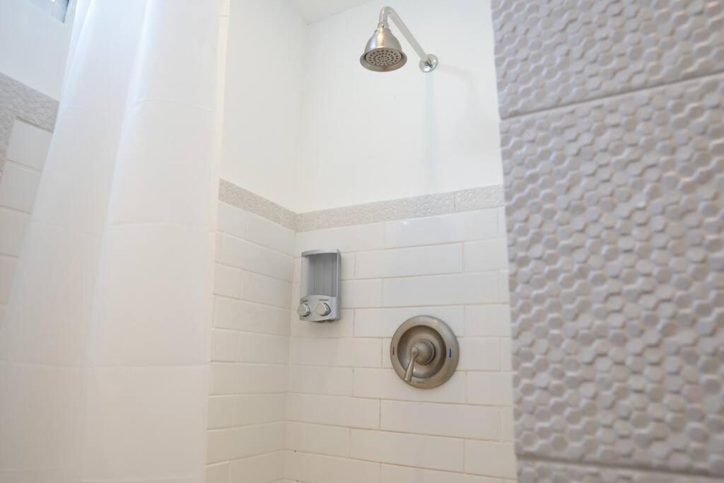 Comfy & Bright Apt @ Calle Loiza - Walk To Beach / Calle Loiza Abajo -N San Juan Exterior foto